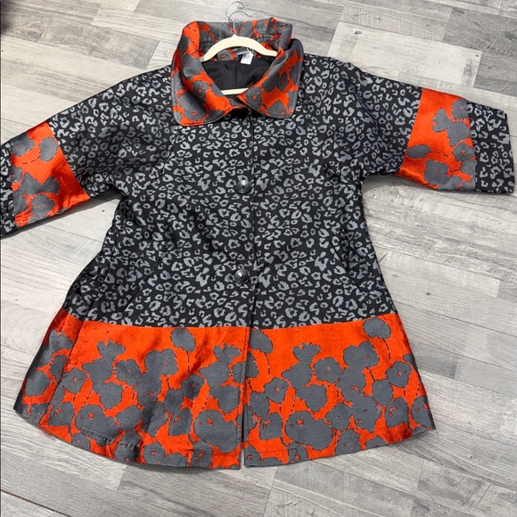 Black & Red Patterned Button-Up Jacket - Picture 4 of 8